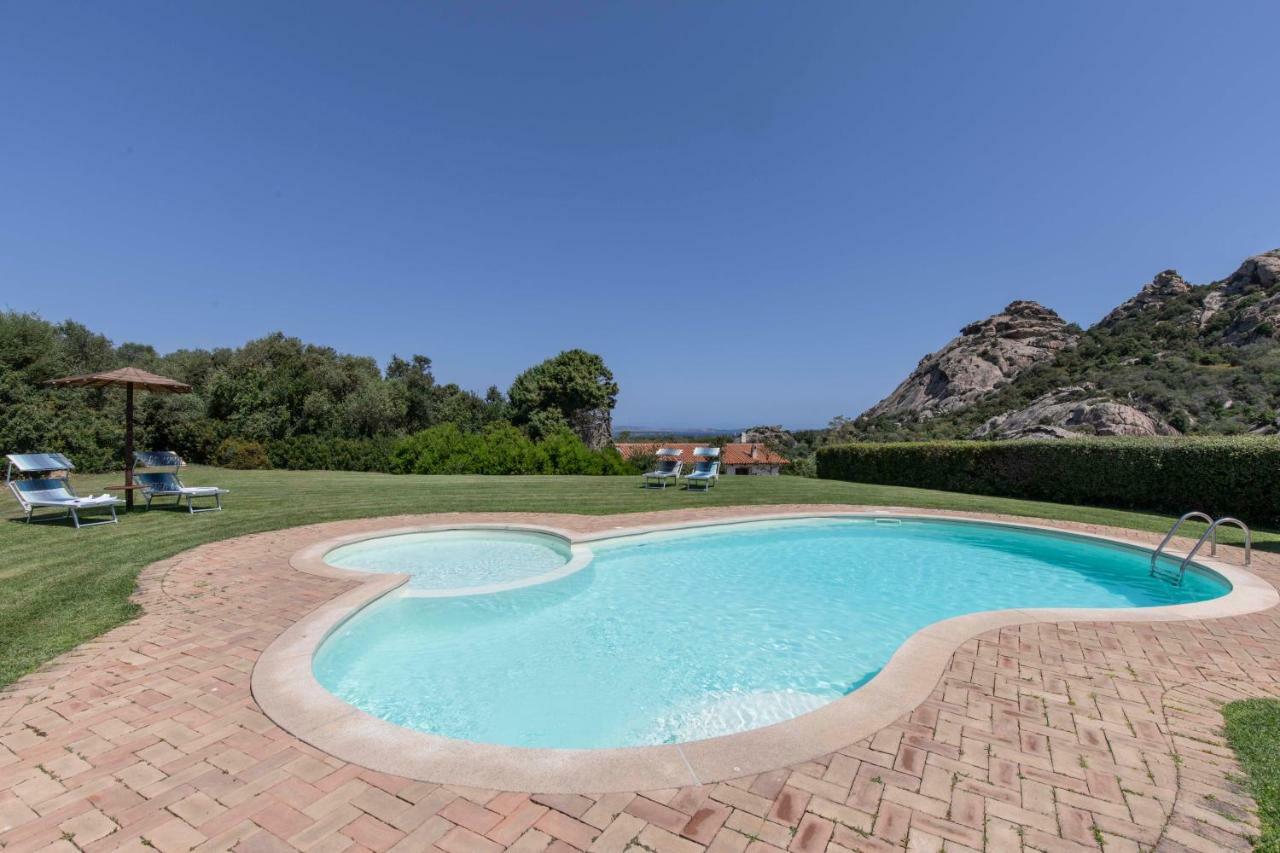 Villa Iris With Pool 巴哈撒丁岛 外观 照片