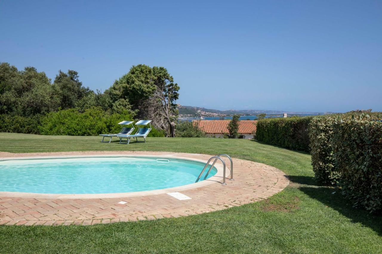 Villa Iris With Pool 巴哈撒丁岛 外观 照片